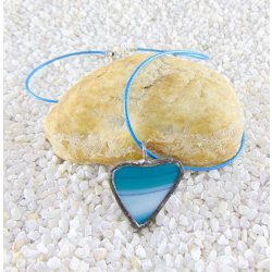 Üveg medál - türkiz kék csíkos, szív alakú, 2,5x3 cm